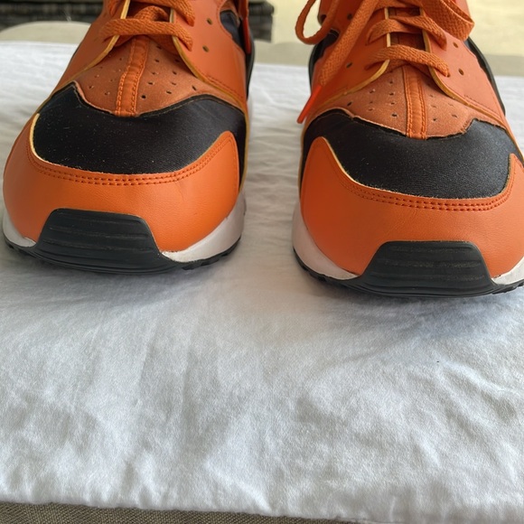Nike Air Huarache Hot Curry Black White and Orange Sneakers Size 13 - Picture 3 of 11